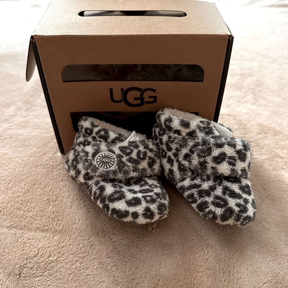 Baby UGG crib shoes